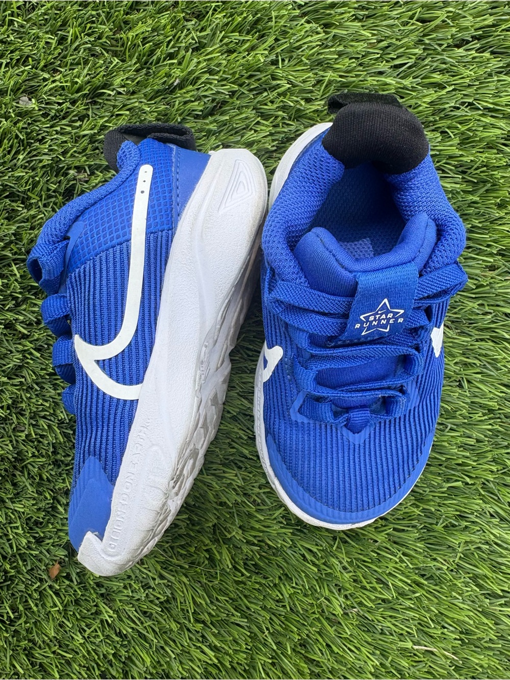 Nike Blue Kids Sneakers with White Swoosh size 6